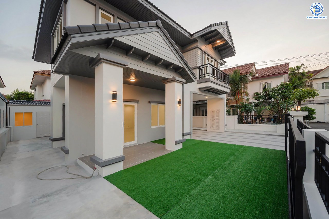 บ้านมือสองตกแต่งใหม่ โครงการ นนท์ณิชา พระนั่งเกล้า เนื้อที่กว้าง 67.5 ตร.ว. ฟังก์ชัน 3 ห้องนอน 3 ห้องน้ำ 1 ห้องอเนกประสงค์ 2 จอดรถ บนทำเลศักยภาพ ติดถนนรัตนาธิเบศร์ เชื่อมต่อถนนชัยพฤกษ์ ใกล้รถไฟฟ้าสายสีม่วง "สถานีไทรม้า" และจุดขึ้นทางด่วน "งามวงศ์วาน"